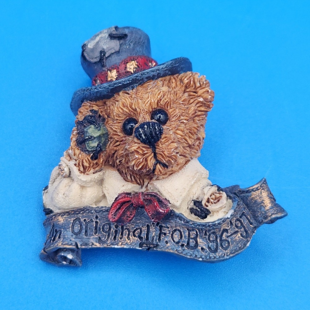Vintage Original F.O.B. 96-97 Teddy Boyd's Bears Brooch Resin Top Hat Star Pin